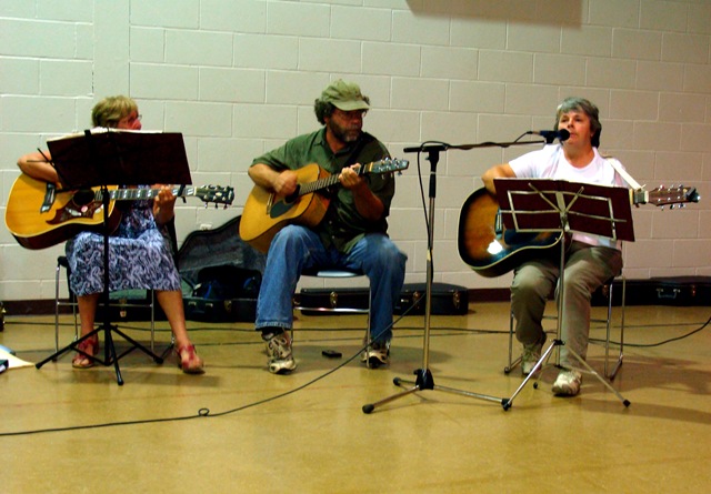 [Margaree Cranton Cross Road Pickers 1[8].jpg]