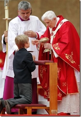 pope-porto-communion