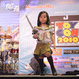 cosplay at the philippine 9th toycon 2010.JPG