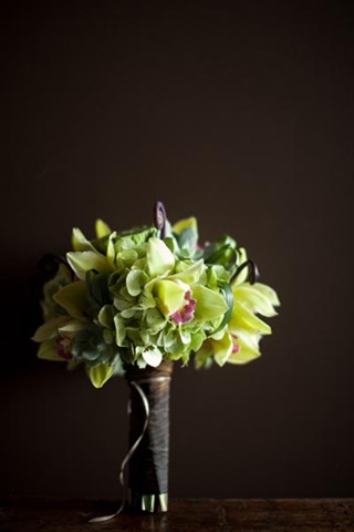 [green cymbidium hydrangea succulent bouquet[4].jpg]