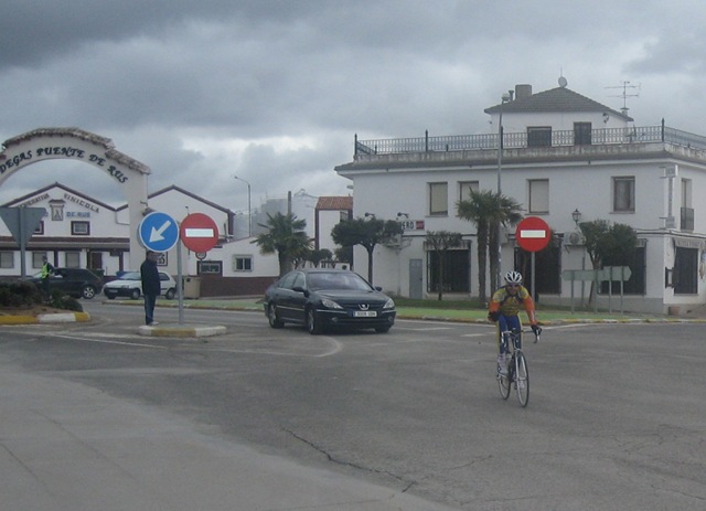 [2011-03-27 Marcha cicloturista San Clemente 005[3].jpg]