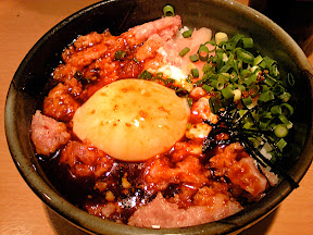 ととどんのまぐろユッケ丼