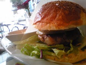 cup bearerのCBバーガー