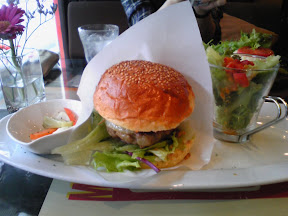 cup bearerのCBバーガー