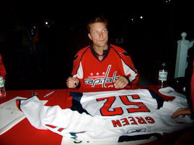 Ahh dimples...bet he was peeved he was signing a Green jersey!
