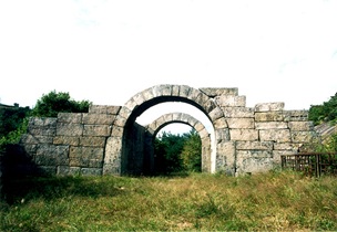 Gunwi Hwasansanseong  Arch-shaped gate