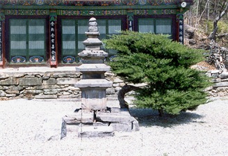 Gunwi Five storied stone pagoda in Beopjusa Temple