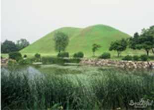 Gyeongju Royal Tomb of King Naemul, Gyerim Forest, and Wolseong Fortress site
