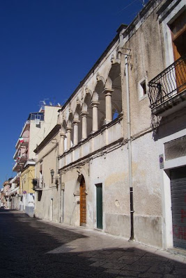 Manfredonia, Palazzo delli Guanti