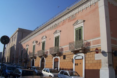 Manfredonia, Antico Palazzo in Piazza Giovanni XXIII