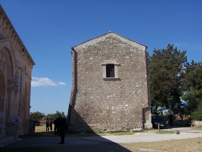 Manfredonia, Abbazia di San Leonardo