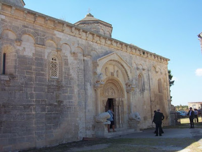 Manfredonia, Abbazia di San Leonardo