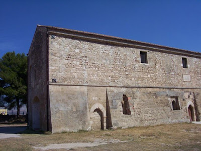 Manfredonia, Abbazia di San Leonardo