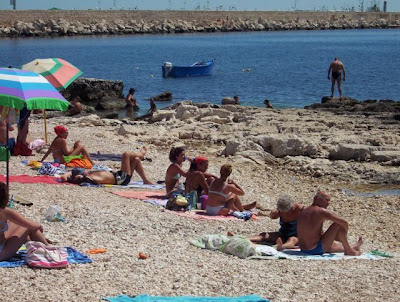 Manfredonia, Al bagno sulla scogliera