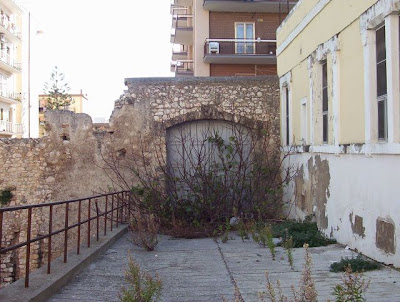 Manfredonia, Antiche mura