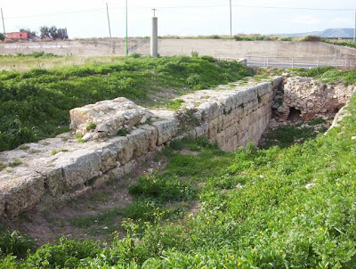 Manfredonia, Antiche mura di Siponto