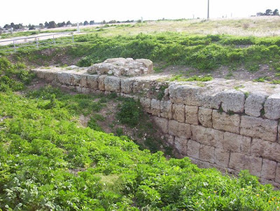 Manfredonia, Antiche mura di Siponto