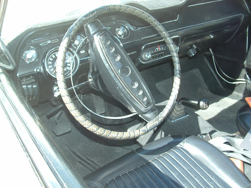 1968 Ford Mustang 6cyl - interior dash
