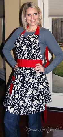 [Mrs M and her beautiful damask apron[10].jpg]
