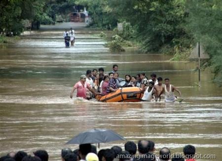 [India's disastrous floods017[3].jpg]