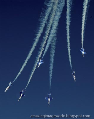 [Fighter jets perform during a rehearsal001[3].jpg]