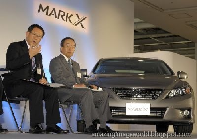 [Toyota President Akio Toyoda with VP Takeshi Uchiyamada001[3].jpg]