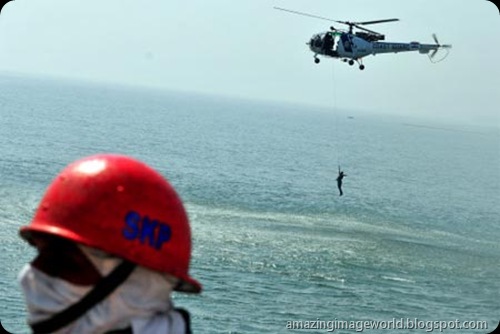 Indian Coastguard conduct mock security drill005