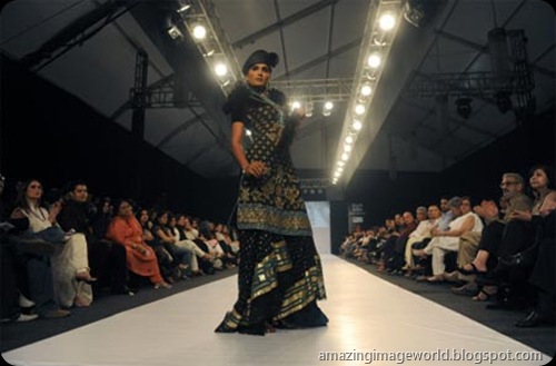 Pakistan Fashion Week in Karachi003