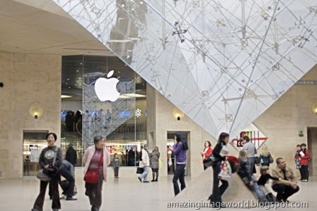[ApplesfirstFrenchstoreatLouvre0013.jpg]