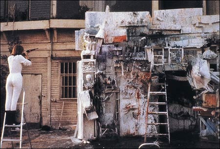 [Saint Phalle exploded onto the international scene with her shooting paintings[4].jpg]