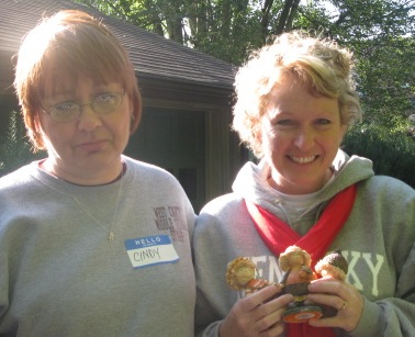 [yard sale day 060[4].jpg]