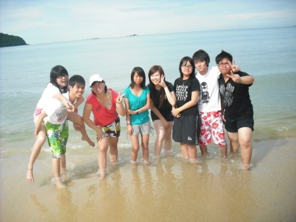 [beach32.jpg]