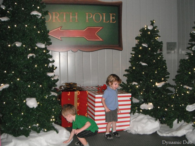 [north pole[4].jpg]