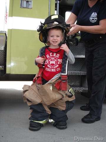 [gus the little fireman[3].jpg]