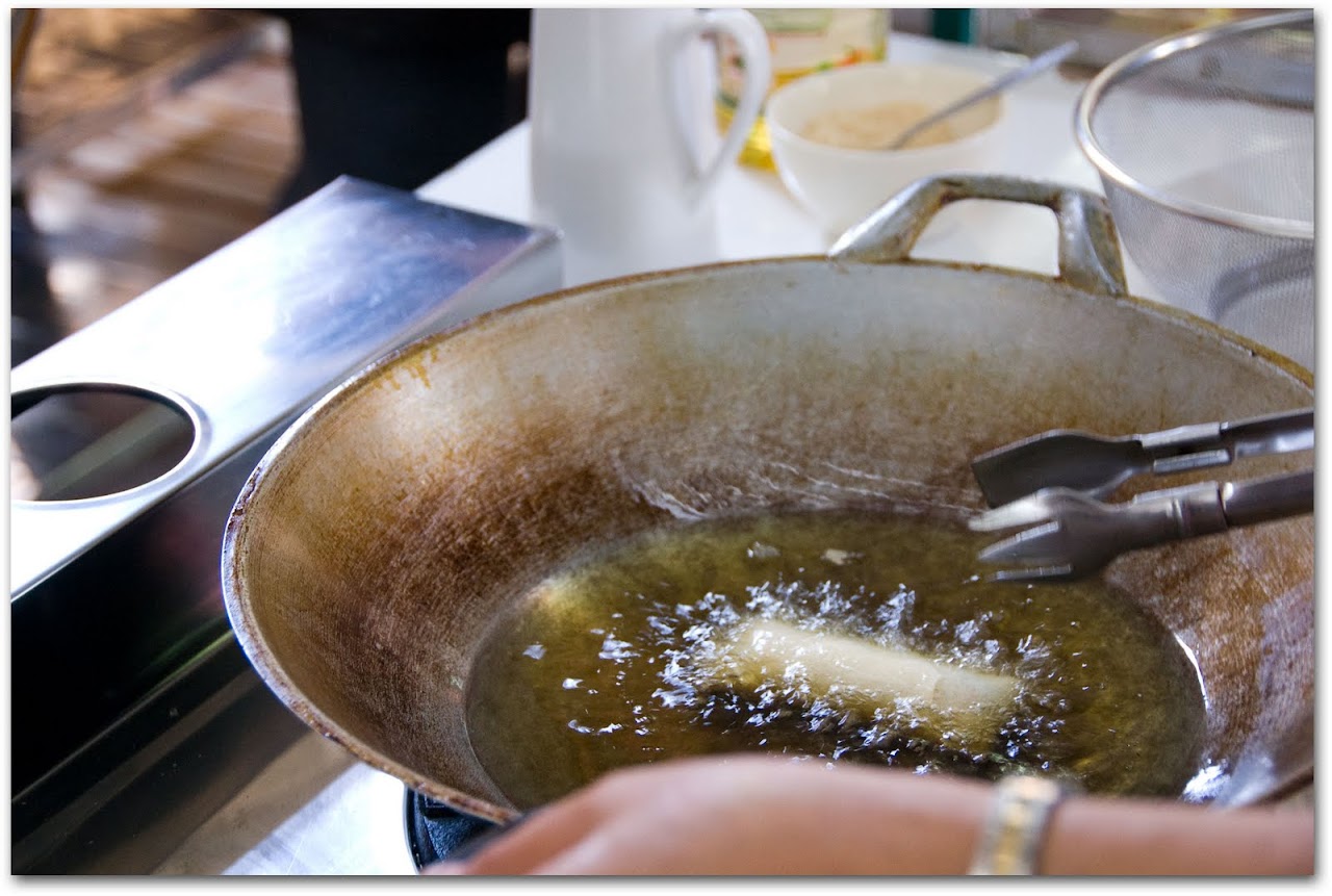 Frying spring roll