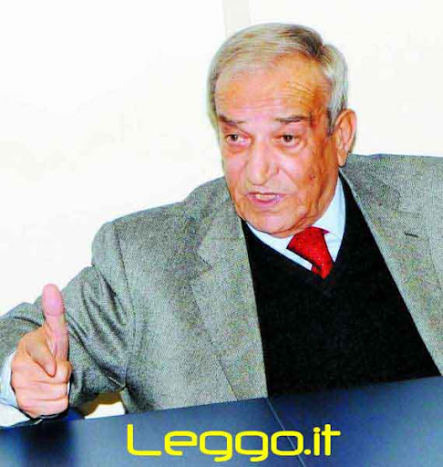 PROBLEMI DI COSCIENZA PER PREVIDI: Domenica HELLAS VERONA-REGGIANA vedrà come spettatore un ex molto importante per entrambe le squadre Nardino PREVIDI ex presidente, 'uomo-svolta' in chiave salvezza 2007/2008 nonchè 'uomo-rivoluzione' dell'estate scorsa... Sotto la sua oculata gestione la squadra gialloblù ha abbassato il monte ingaggi di mezzo milione di euro al mese e, puntando alla valorizzazione e al minutaggio dei giovani, ha rinverdito le esauste casse di Via Torricelli