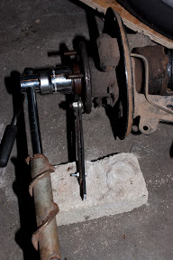 Note the reinforced steel bar to prevent rotation