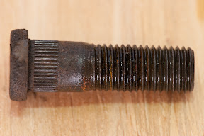 Bolt from low-current cell