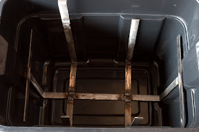 Electrolysis tank