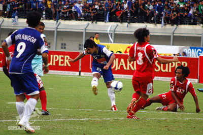 Nuchnum Persib vs PSPS 2009/2010