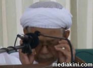 Tok Guru Nik Aziz ulas kedatangan tahun baru 2010 [Video]