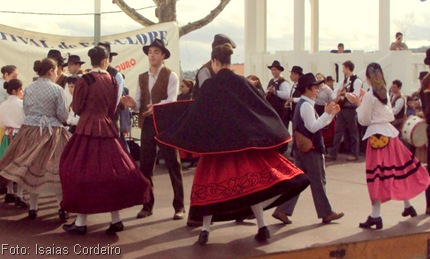 Apresentação de Rancho em Festival de Foclore em Mogadouro