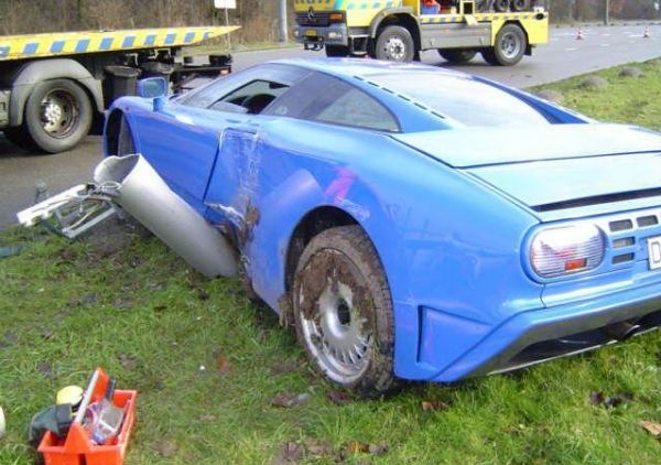 [crashed lamborgini[5].jpg]