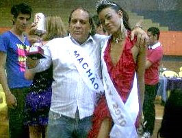 Toniplay MACHÃO do Ano e Nycoly Bytencourt Miss Gay 2010.jpg