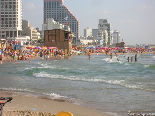 [Tel_Aviv_Beach[4].jpg]