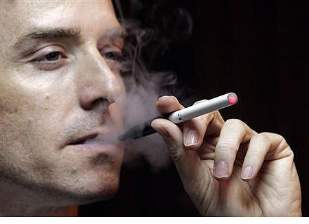 [80741df6-ade0-4a45-a48d-24dfb49c372d_fumante[4].jpg]