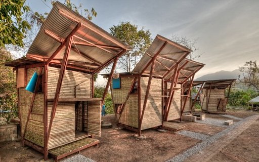 高温多湿対応狭少住宅[ Soe Ker Tie House ]
