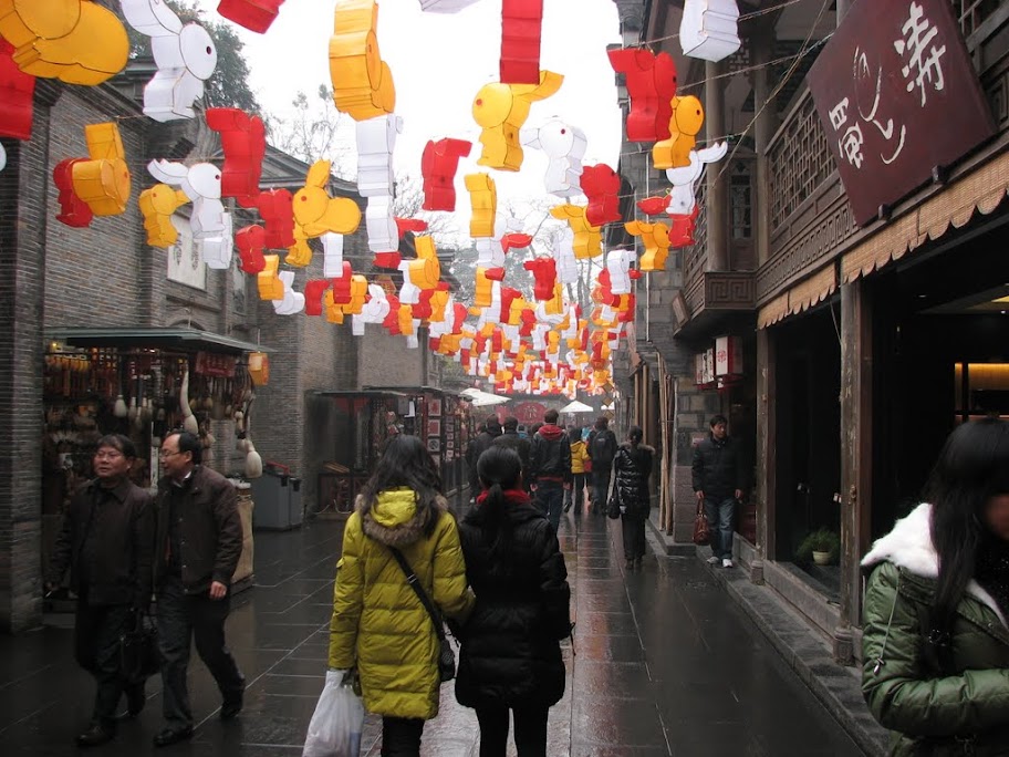 La rue touristique. La rue touristique.