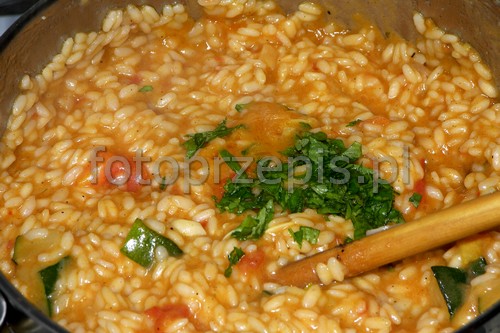 Risotto z grillowaną cukinią i pomidorami kuchnia wloska kuchnia wegetarianska kuchnia europejska przepis foto Risotto z grillowaną cukinią i pomidorami kuchnia wloska kuchnia wegetarianska kuchnia europejska przepis foto