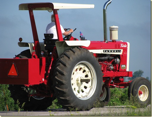 Old Tractors 22June09 (26)